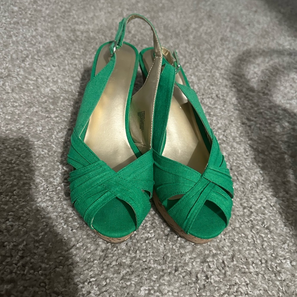 Nine West Green Slingback Sandals